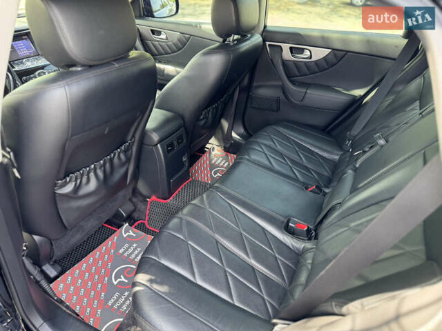 Черный Инфинити QX70, объемом двигателя 3 л и пробегом 215 тыс. км за 17500 $, фото 41 на Automoto.ua