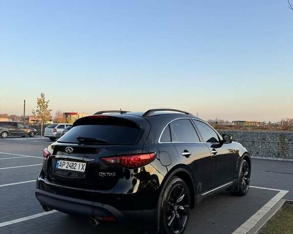 Черный Инфинити QX70, объемом двигателя 3.7 л и пробегом 210 тыс. км за 23500 $, фото 1 на Automoto.ua