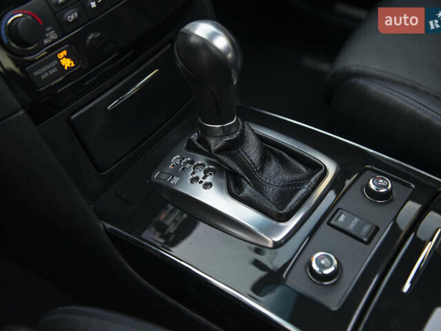 Черный Инфинити QX70, объемом двигателя 3.7 л и пробегом 124 тыс. км за 23000 $, фото 36 на Automoto.ua