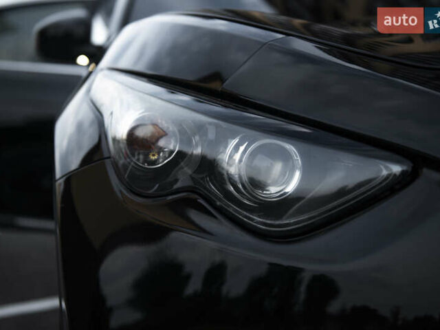 Черный Инфинити QX70, объемом двигателя 3.7 л и пробегом 124 тыс. км за 23000 $, фото 13 на Automoto.ua