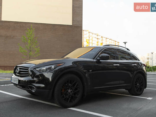 Черный Инфинити QX70, объемом двигателя 3.7 л и пробегом 124 тыс. км за 23000 $, фото 2 на Automoto.ua