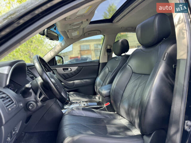 Черный Инфинити QX70, объемом двигателя 3 л и пробегом 215 тыс. км за 17500 $, фото 28 на Automoto.ua