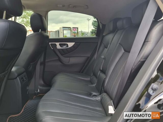 Чорний Інфініті QX70, об'ємом двигуна 3.7 л та пробігом 80 тис. км за 26499 $, фото 20 на Automoto.ua