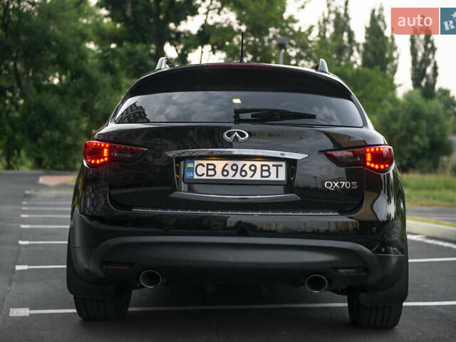 Черный Инфинити QX70, объемом двигателя 3.7 л и пробегом 124 тыс. км за 23000 $, фото 22 на Automoto.ua