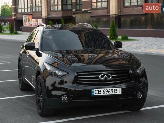 Черный Инфинити QX70, объемом двигателя 3.7 л и пробегом 124 тыс. км за 23000 $, фото 8 на Automoto.ua