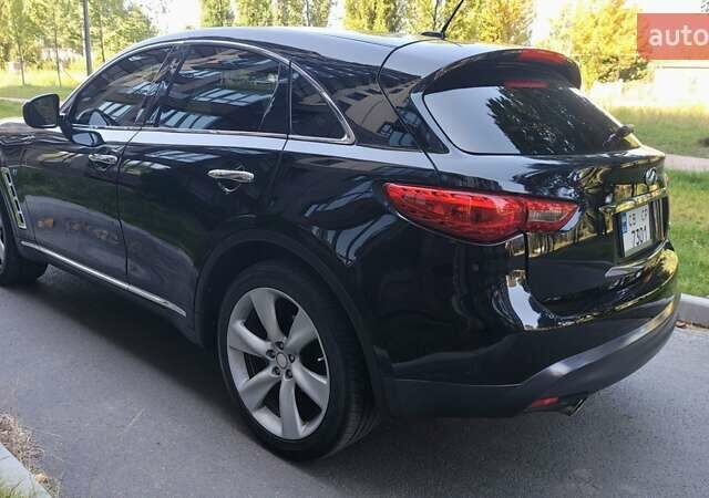 Черный Инфинити QX70, объемом двигателя 3.7 л и пробегом 98 тыс. км за 16800 $, фото 3 на Automoto.ua