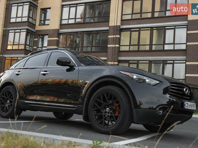 Черный Инфинити QX70, объемом двигателя 3.7 л и пробегом 124 тыс. км за 23000 $, фото 3 на Automoto.ua