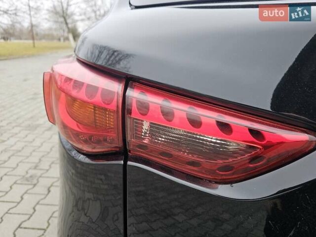 Черный Инфинити QX70, объемом двигателя 2.99 л и пробегом 248 тыс. км за 23900 $, фото 49 на Automoto.ua
