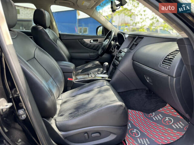 Черный Инфинити QX70, объемом двигателя 3 л и пробегом 215 тыс. км за 17500 $, фото 33 на Automoto.ua