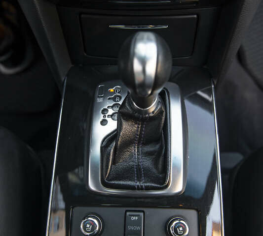 Черный Инфинити QX70, объемом двигателя 3.7 л и пробегом 124 тыс. км за 23000 $, фото 29 на Automoto.ua