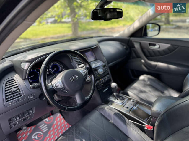 Черный Инфинити QX70, объемом двигателя 3 л и пробегом 215 тыс. км за 17500 $, фото 27 на Automoto.ua