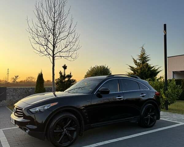 Черный Инфинити QX70, объемом двигателя 3.7 л и пробегом 210 тыс. км за 23500 $, фото 2 на Automoto.ua