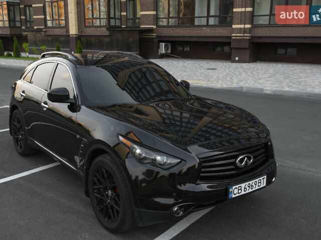 Черный Инфинити QX70, объемом двигателя 3.7 л и пробегом 124 тыс. км за 23000 $, фото 9 на Automoto.ua