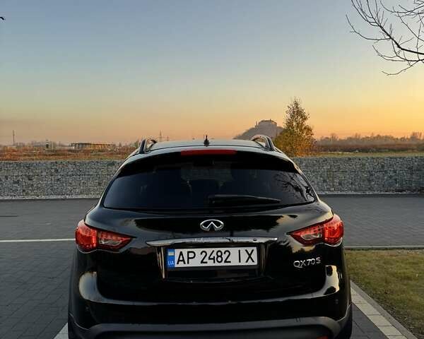 Черный Инфинити QX70, объемом двигателя 3.7 л и пробегом 210 тыс. км за 23500 $, фото 3 на Automoto.ua