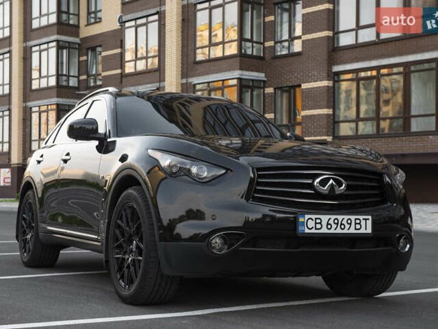 Черный Инфинити QX70, объемом двигателя 3.7 л и пробегом 124 тыс. км за 23000 $, фото 18 на Automoto.ua