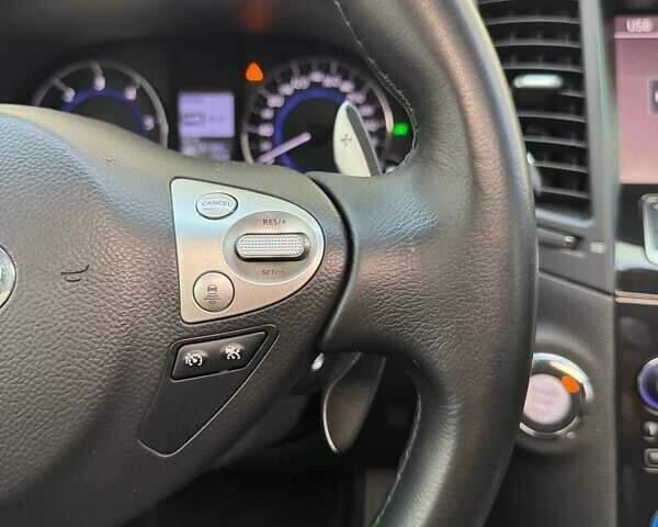 Черный Инфинити QX70, объемом двигателя 2.99 л и пробегом 160 тыс. км за 19500 $, фото 19 на Automoto.ua
