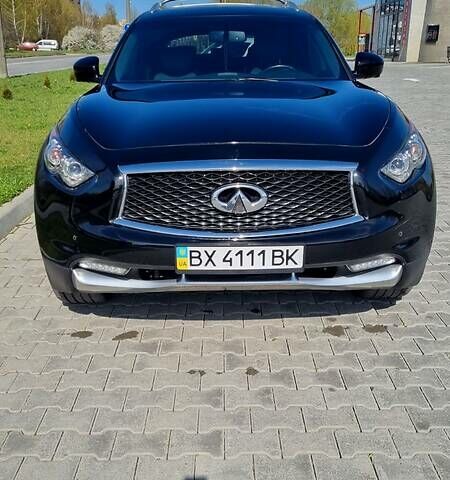 Чорний Інфініті QX70, об'ємом двигуна 3.7 л та пробігом 155 тис. км за 21300 $, фото 6 на Automoto.ua