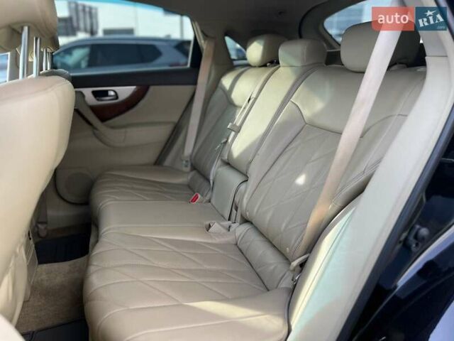 Черный Инфинити QX70, объемом двигателя 2.99 л и пробегом 118 тыс. км за 19853 $, фото 8 на Automoto.ua