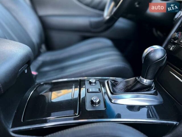 Черный Инфинити QX70, объемом двигателя 3.7 л и пробегом 128 тыс. км за 26500 $, фото 24 на Automoto.ua