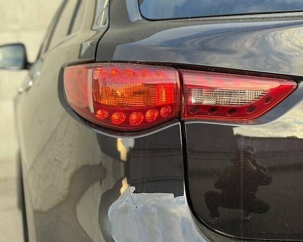 Чорний Інфініті QX70, об'ємом двигуна 2.99 л та пробігом 160 тис. км за 19500 $, фото 14 на Automoto.ua