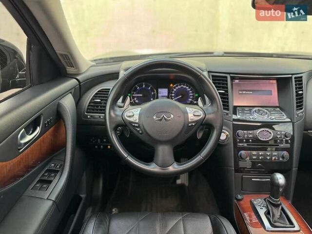 Чорний Інфініті QX70, об'ємом двигуна 2.99 л та пробігом 160 тис. км за 19500 $, фото 16 на Automoto.ua