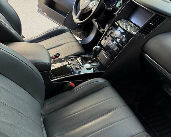 Чорний Інфініті QX70, об'ємом двигуна 3.7 л та пробігом 81 тис. км за 28500 $, фото 31 на Automoto.ua