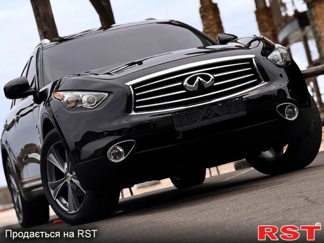 Черный Инфинити QX70, объемом двигателя 37 л и пробегом 130 тыс. км за 19700 $, фото 1 на Automoto.ua