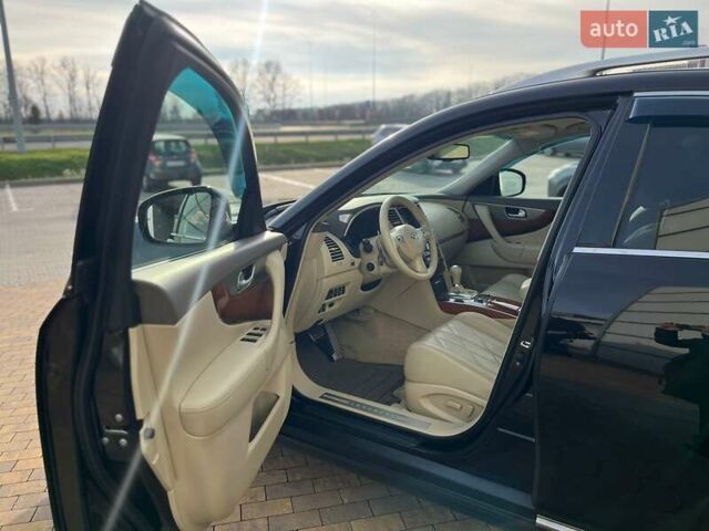 Черный Инфинити QX70, объемом двигателя 2.99 л и пробегом 118 тыс. км за 19853 $, фото 14 на Automoto.ua