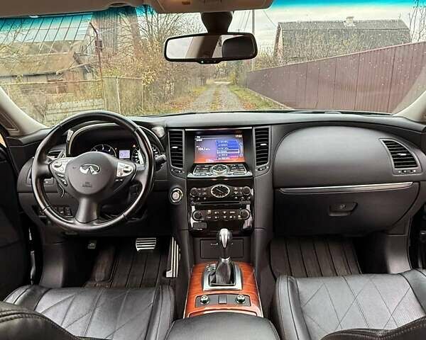 Черный Инфинити QX70, объемом двигателя 2.99 л и пробегом 169 тыс. км за 23999 $, фото 20 на Automoto.ua