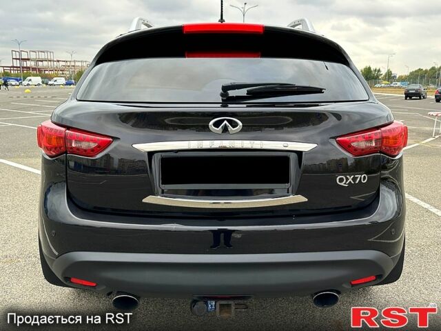 Черный Инфинити QX70, объемом двигателя 30 л и пробегом 160 тыс. км за 22333 $, фото 6 на Automoto.ua