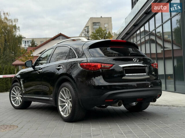 Черный Инфинити QX70, объемом двигателя 3.7 л и пробегом 141 тыс. км за 21500 $, фото 16 на Automoto.ua