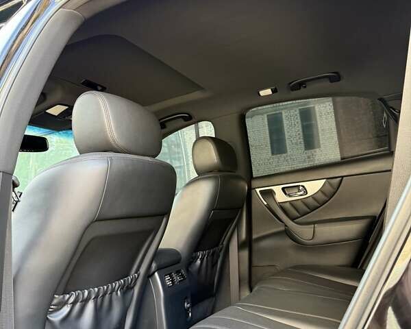 Чорний Інфініті QX70, об'ємом двигуна 3.7 л та пробігом 81 тис. км за 28500 $, фото 23 на Automoto.ua