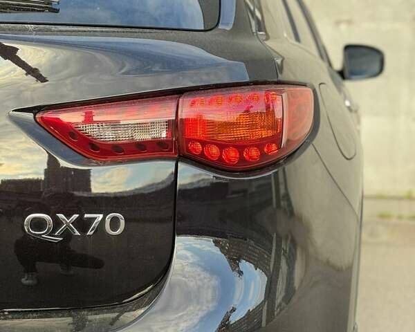 Чорний Інфініті QX70, об'ємом двигуна 2.99 л та пробігом 160 тис. км за 19500 $, фото 15 на Automoto.ua