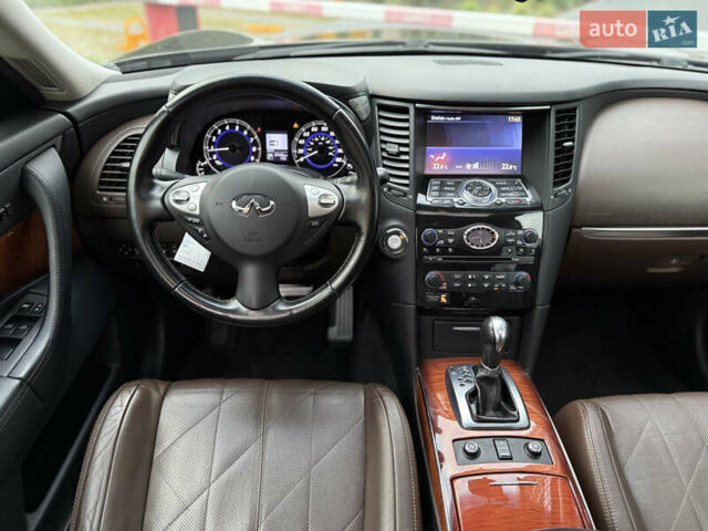Черный Инфинити QX70, объемом двигателя 3.7 л и пробегом 141 тыс. км за 21500 $, фото 43 на Automoto.ua