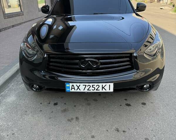 Чорний Інфініті QX70, об'ємом двигуна 3.7 л та пробігом 81 тис. км за 28500 $, фото 3 на Automoto.ua