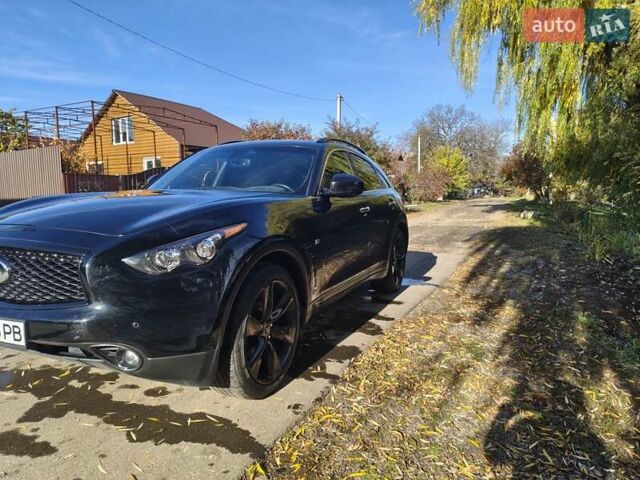 Черный Инфинити QX70, объемом двигателя 3.7 л и пробегом 93 тыс. км за 18900 $, фото 2 на Automoto.ua