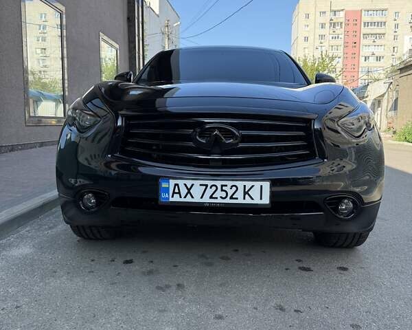 Чорний Інфініті QX70, об'ємом двигуна 3.7 л та пробігом 81 тис. км за 28500 $, фото 4 на Automoto.ua