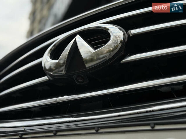 Черный Инфинити QX70, объемом двигателя 3.7 л и пробегом 141 тыс. км за 21500 $, фото 3 на Automoto.ua