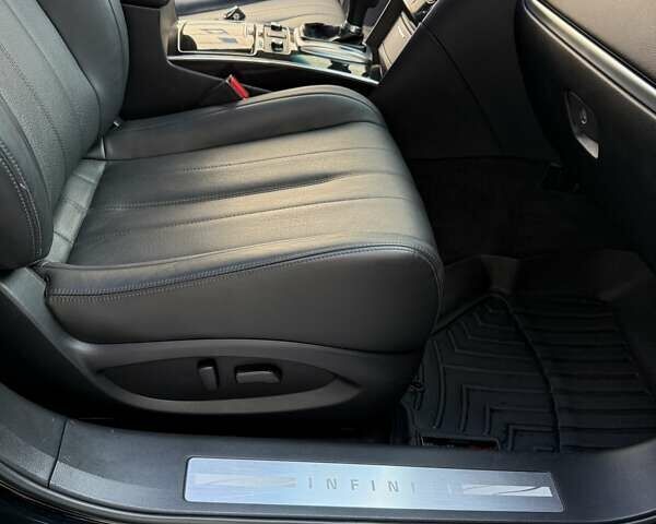 Чорний Інфініті QX70, об'ємом двигуна 3.7 л та пробігом 81 тис. км за 28500 $, фото 25 на Automoto.ua