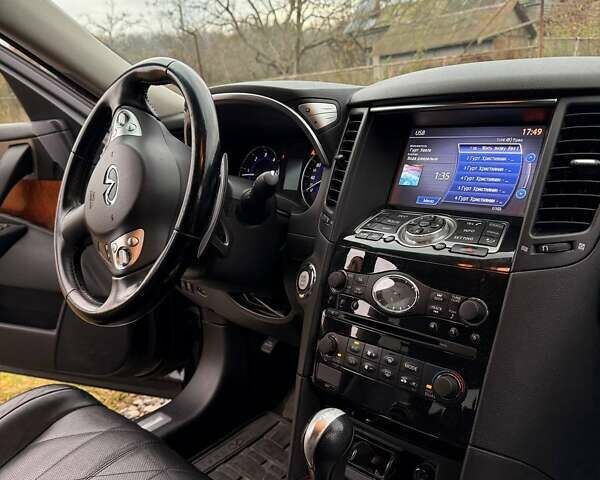 Черный Инфинити QX70, объемом двигателя 2.99 л и пробегом 169 тыс. км за 23999 $, фото 10 на Automoto.ua