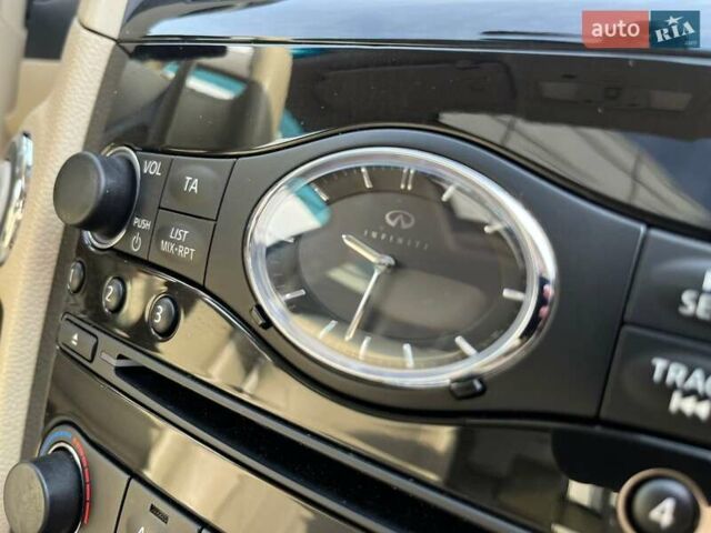 Черный Инфинити QX70, объемом двигателя 2.99 л и пробегом 118 тыс. км за 19853 $, фото 12 на Automoto.ua