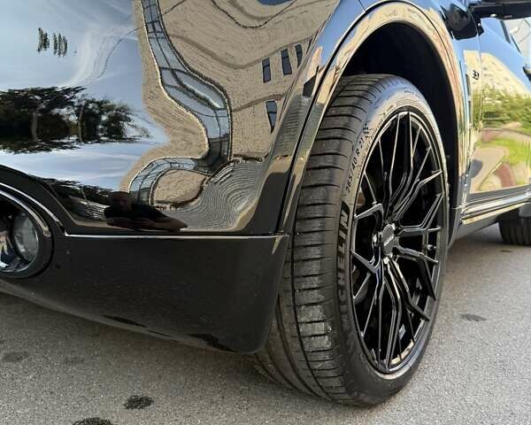 Чорний Інфініті QX70, об'ємом двигуна 3.7 л та пробігом 81 тис. км за 28500 $, фото 15 на Automoto.ua