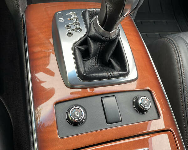 Черный Инфинити QX70, объемом двигателя 2.99 л и пробегом 84 тыс. км за 27900 $, фото 13 на Automoto.ua