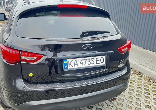 Черный Инфинити QX70, объемом двигателя 3.7 л и пробегом 194 тыс. км за 14900 $, фото 4 на Automoto.ua