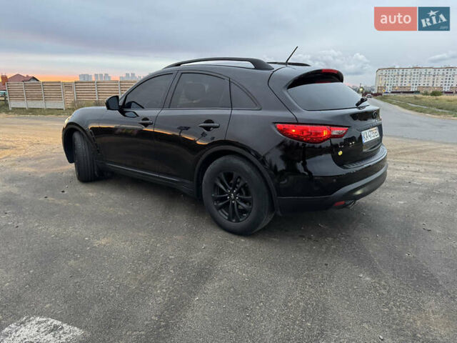 Черный Инфинити QX70, объемом двигателя 3.7 л и пробегом 193 тыс. км за 15700 $, фото 3 на Automoto.ua