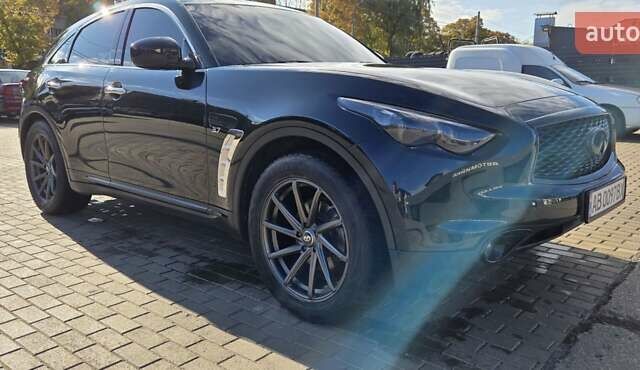 Черный Инфинити QX70, объемом двигателя 3.7 л и пробегом 168 тыс. км за 20800 $, фото 3 на Automoto.ua