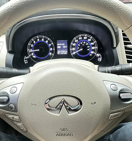 Черный Инфинити QX70, объемом двигателя 3.7 л и пробегом 194 тыс. км за 14900 $, фото 23 на Automoto.ua