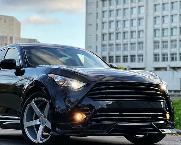 Черный Инфинити QX70, объемом двигателя 3.7 л и пробегом 128 тыс. км за 26500 $, фото 12 на Automoto.ua