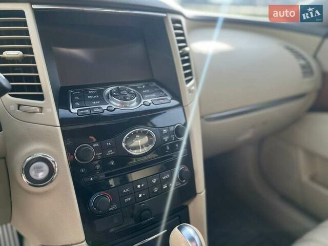 Черный Инфинити QX70, объемом двигателя 2.99 л и пробегом 118 тыс. км за 19853 $, фото 13 на Automoto.ua