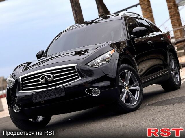Черный Инфинити QX70, объемом двигателя 37 л и пробегом 130 тыс. км за 19700 $, фото 4 на Automoto.ua
